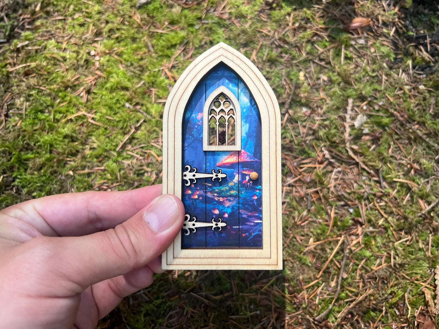 Gothic Fairy Door with Delicate Pattern – Outdoor-Ready Miniature for Fairy Gardens & Decor