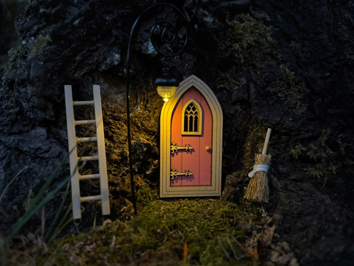 Fairy Arrival Set – Door, Glowing Lantern, Ladder & Broom