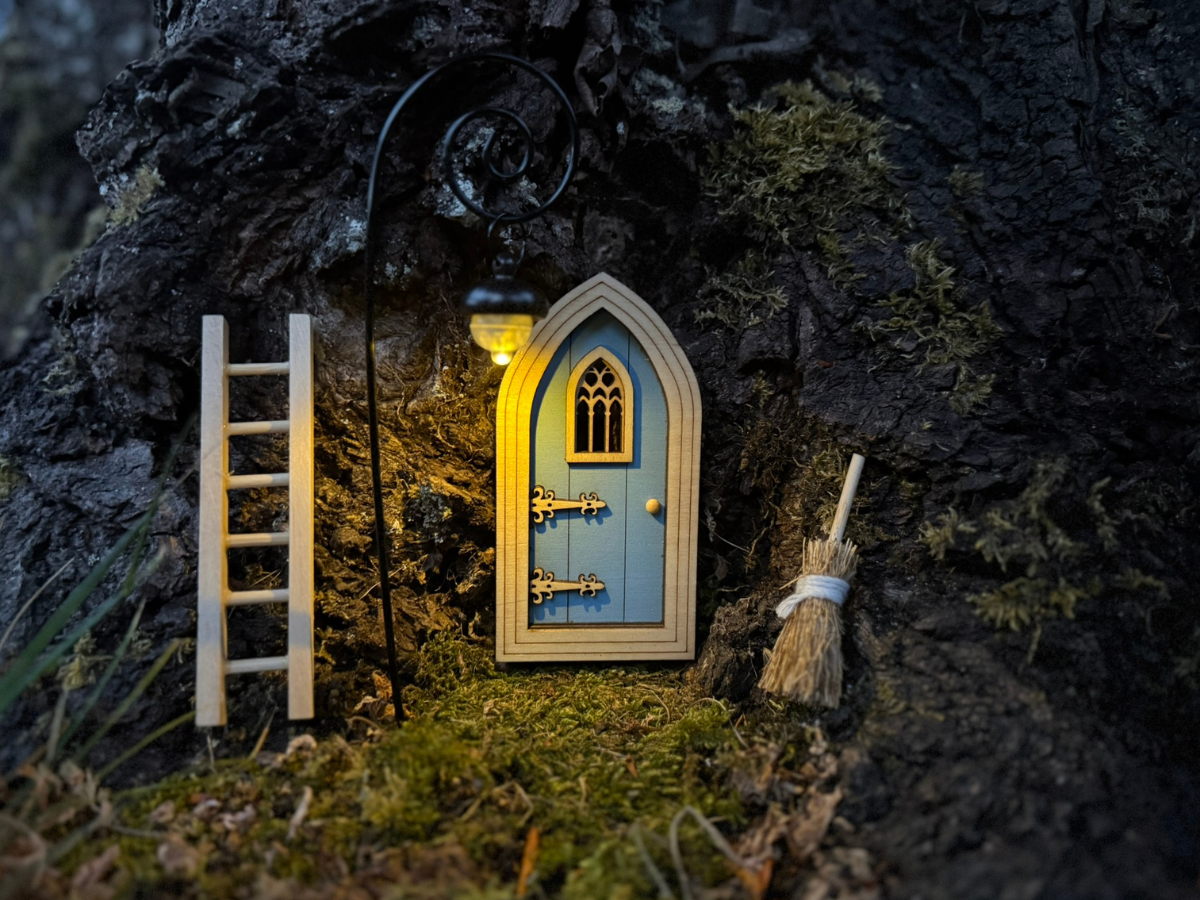 Fairy Arrival Set – Door, Glowing Lantern, Ladder & Broom