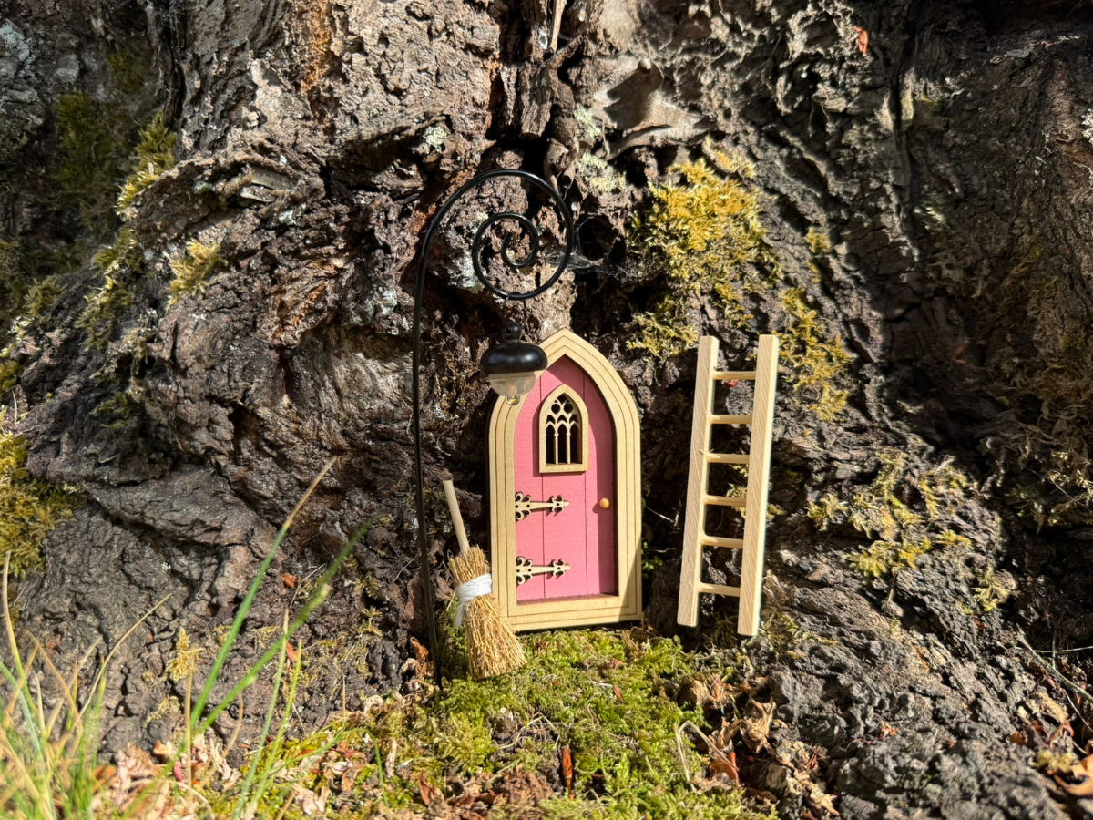 Fairy Arrival Set – Door, Glowing Lantern, Ladder & Broom
