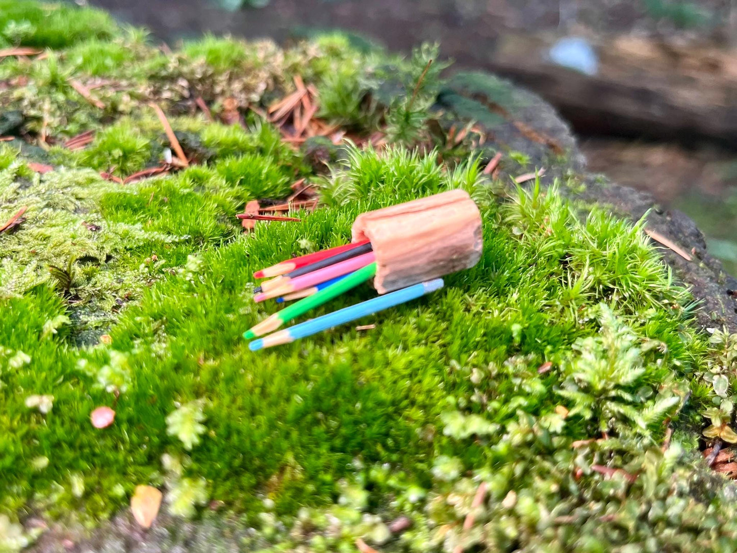 8 Miniature Colorful Pencils