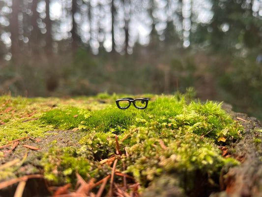 Tiny Metal Black Glasses – Miniature Metal Glasses for Fairy Garden, Dollhouse, and Decor