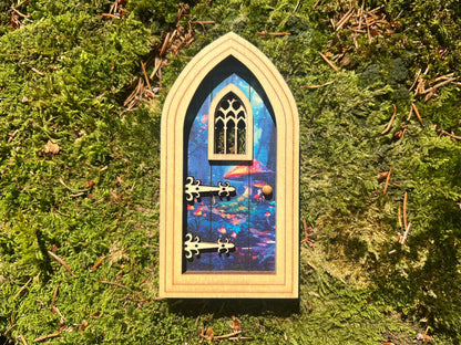 Gothic Fairy Door with Delicate Pattern – Outdoor-Ready Miniature for Fairy Gardens & Decor