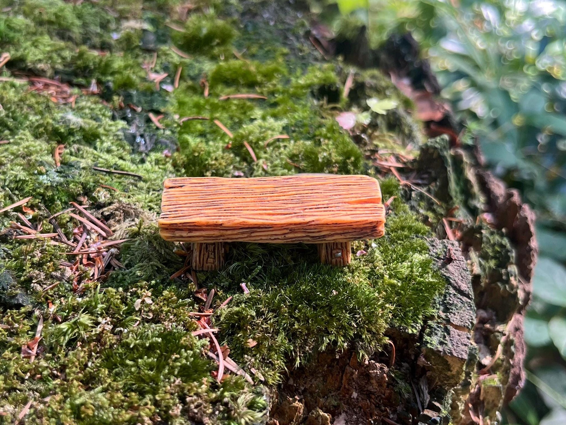 Rustic Mini Resin Bench – Fairy Garden Dollhouse Decor