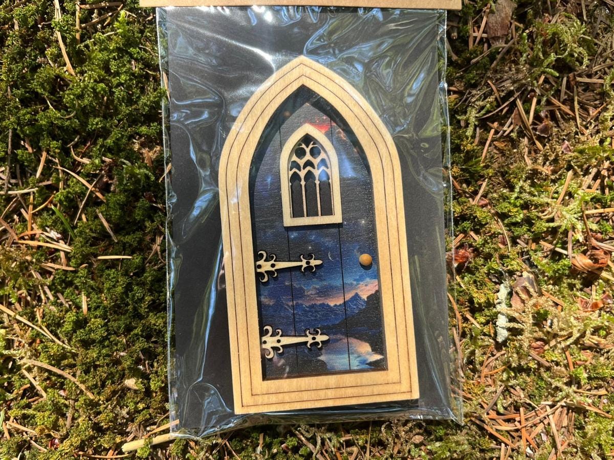 Gothic Fairy Door with Delicate Pattern – Outdoor-Ready Miniature for Fairy Gardens & Decor