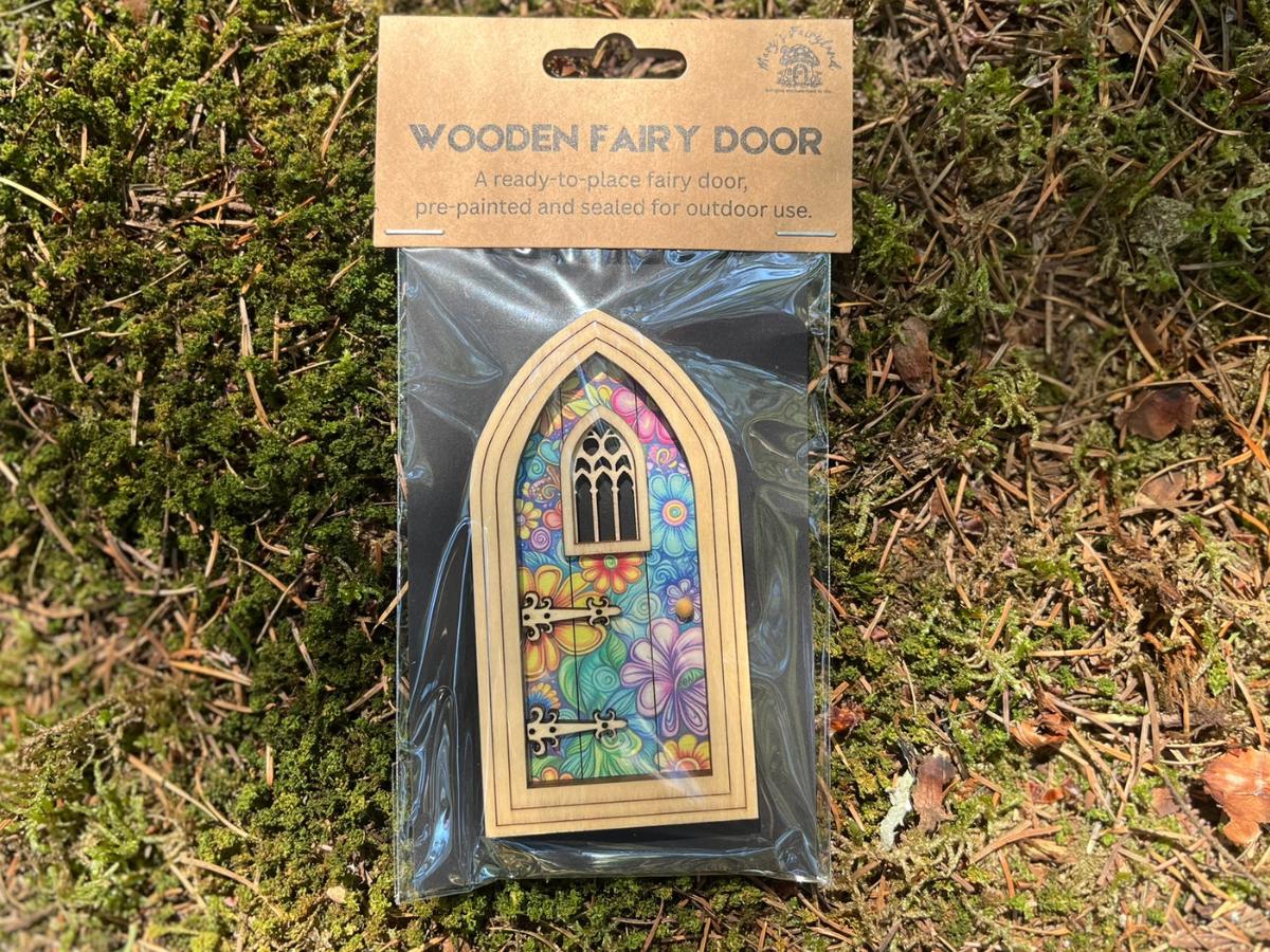 Gothic Fairy Door with Delicate Pattern – Outdoor-Ready Miniature for Fairy Gardens & Decor