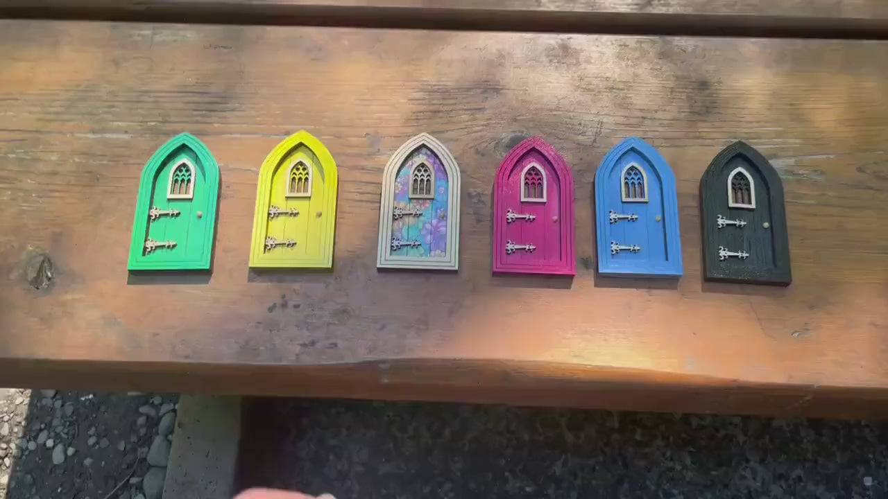 Gothic Fairy Door with Delicate Pattern – Outdoor-Ready Miniature for Fairy Gardens & Decor