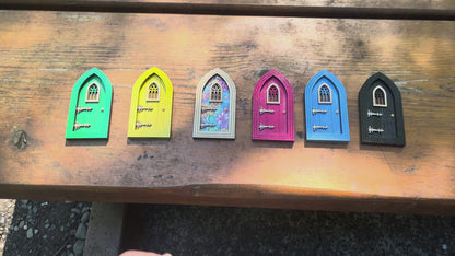 Fairy Door with Delicate Pattern - Outdoor-Ready Miniature for Fairy Gardens & Decor